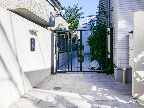 【リムテラスパーク中野】エントランス