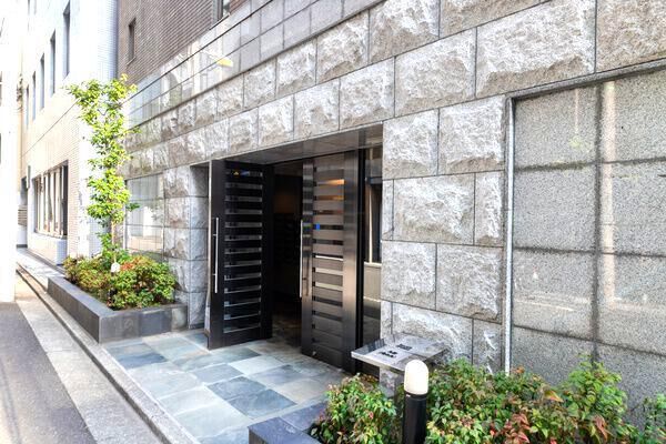 【パレステュディオ九段北の丸】エントランス