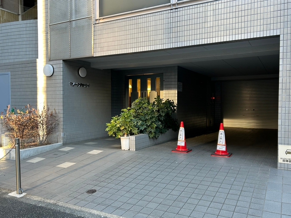 【マリーヌ伊勢佐木】エントランス