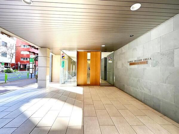 【ファミール東銀座グランスイートタワー】エントランスアプローチ1