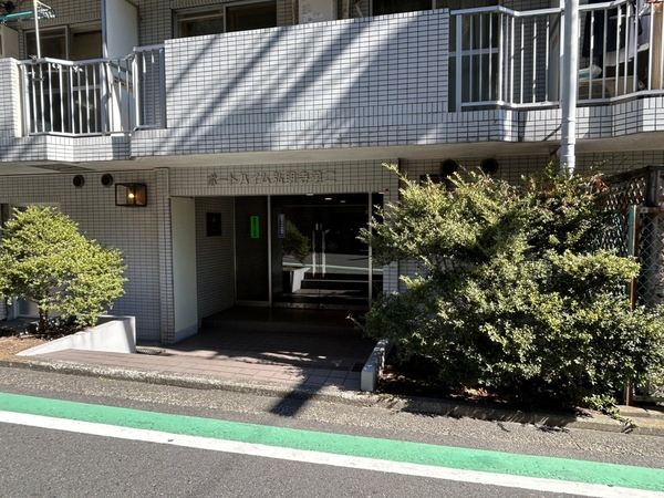 【ポートハイム弘明寺第二】エントランス