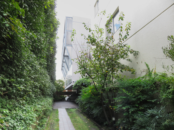 【桜新町ロウハウス】エントランス