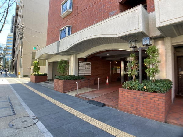 【チサンマンション青葉通り】エントランスアプローチ