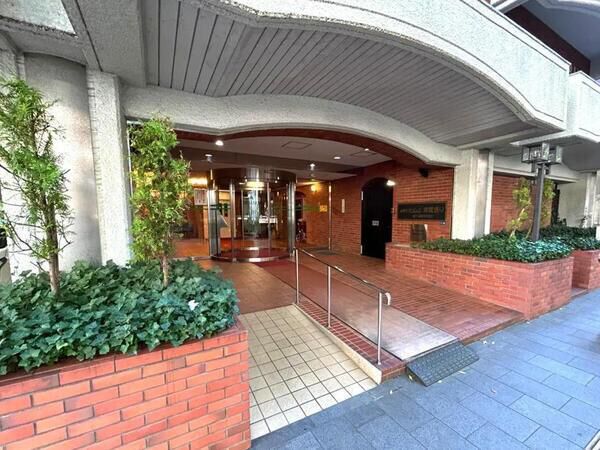 【チサンマンション青葉通り】エントランス1(アプローチ) 【チサンマンション青葉通り】エントランス1(アプローチ)