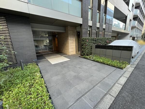 【シャリエ東陽町ファースト】エントランス