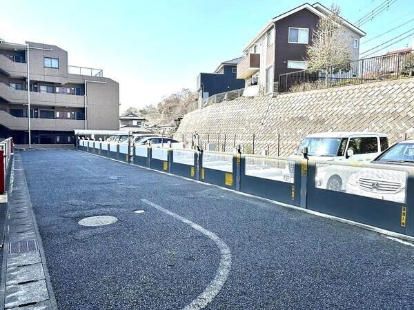 【アインズコート稲毛】共用部分（駐車場）