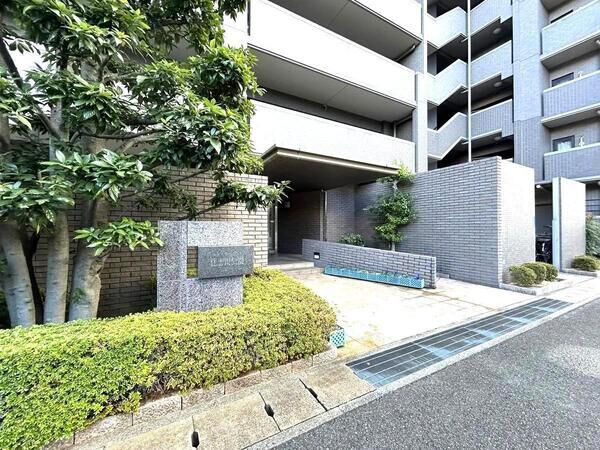 【コスモシティ住吉川公園イースト】エントランス
