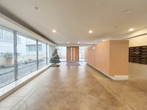 【目白ガーデニア】エントランスホール 【目白ガーデニア】エントランスホール