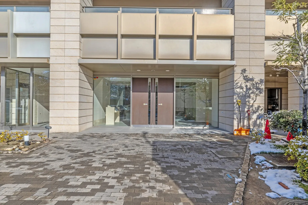 【サーパス榴ヶ岡公園】エントランス