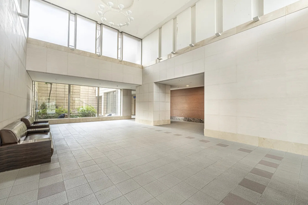 【サーパス榴ヶ岡公園】エントランスホール