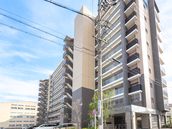 【プレサンスロジェ大江】外観