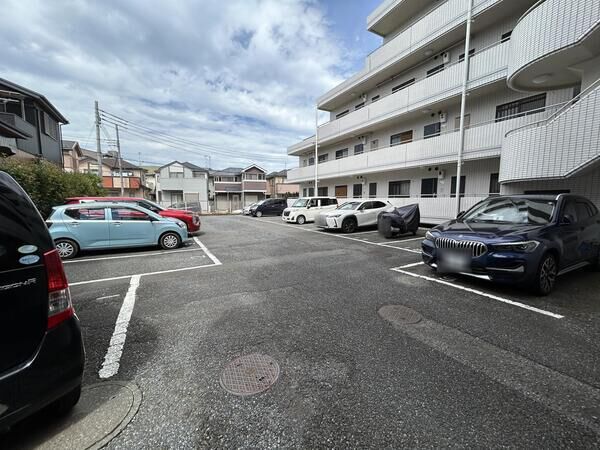 【マーレム大宮】駐車場