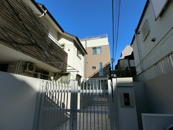 【リムテラス世田谷弦巻】外観