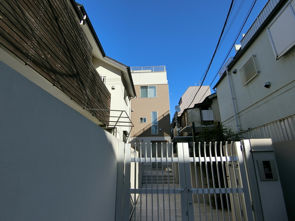 【リムテラス世田谷弦巻】外観