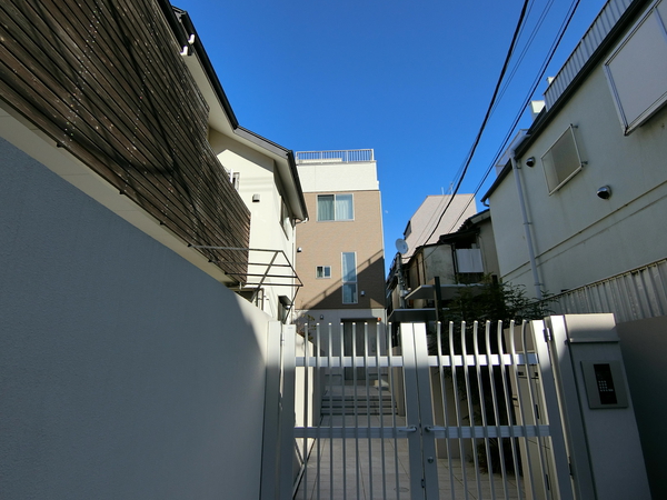 【リムテラス世田谷弦巻】外観