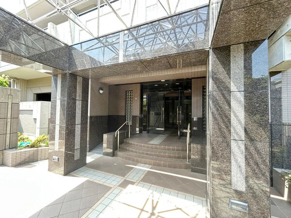 【グローリアスヒルズ日進第2】エントランス 【グローリアスヒルズ日進第2】エントランス