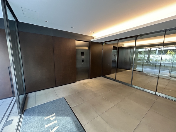 【ピアース都立大学】エントランス 【ピアース都立大学】エントランス