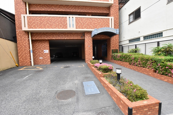 【ライオンズマンション岡山弓之町】アプローチ