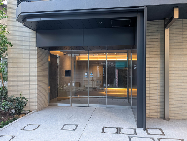 【オープンレジデンシア四谷舟町】エントランス