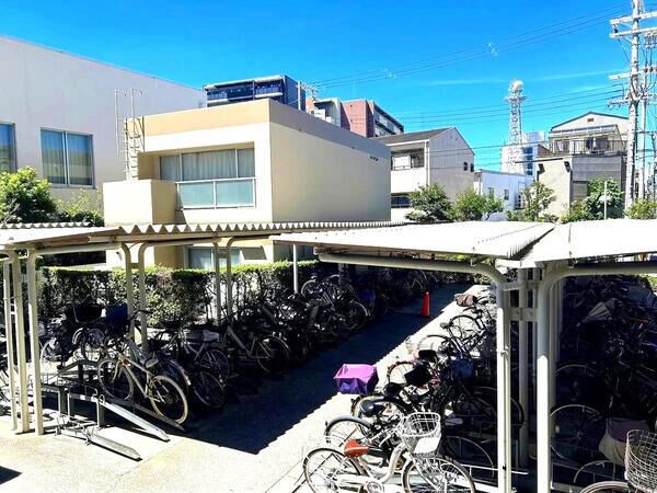 【ハイネスヴェルデ大正館】共用部分（駐輪場）