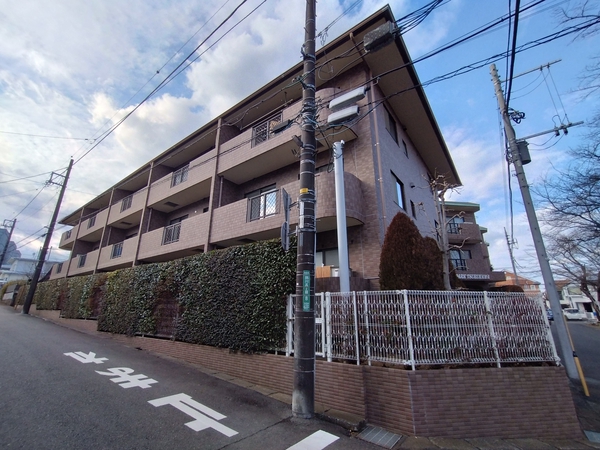 【サンパーク鶴川】外観
