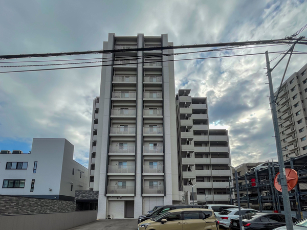 【ファミリアーレ平安通】外観