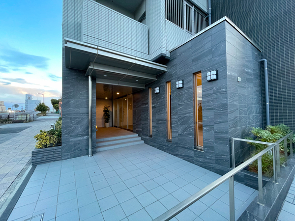 【ファミリアーレ熱田伝馬町】エントランス 【ファミリアーレ熱田伝馬町】エントランス