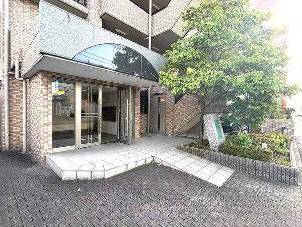 【プリンスハイツ志賀公園】エントランス１