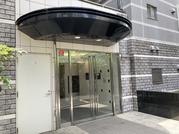 【ラグジュアリーアパートメント東中野】エントランス