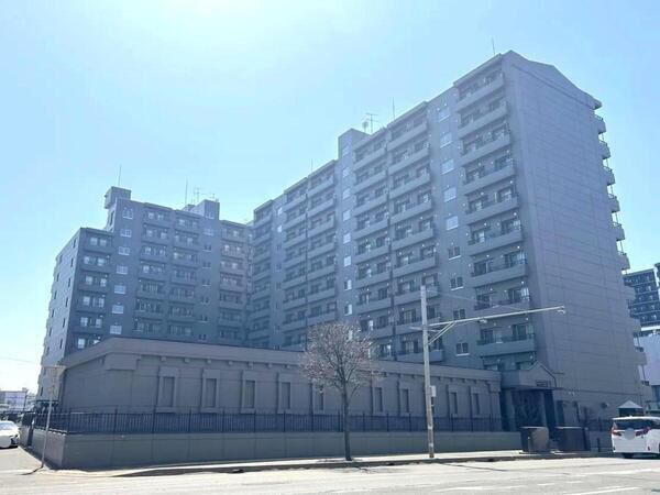 【ハウスオブリザ大通】外観２