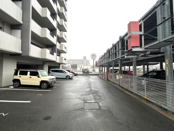 【パークヒルズ新倉敷駅前】駐車場