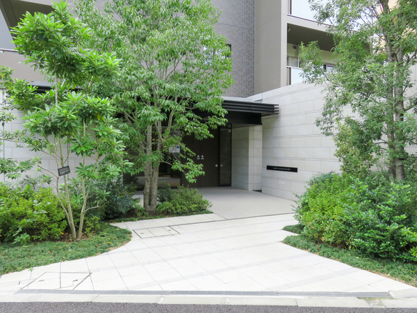 【プラネスーペリア西東京緑町EAST WING】エントランス 【プラネスーペリア西東京緑町EAST WING】エントランス