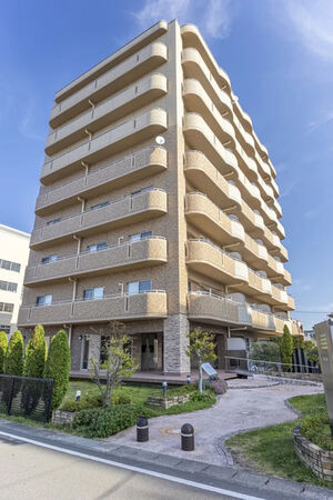 【グランジュールマンション新田東】外観