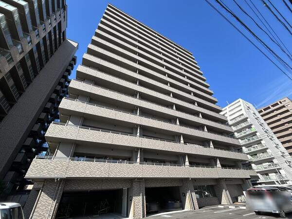 【ロイヤルガーデンシティ桑田町弐番館】《外観》