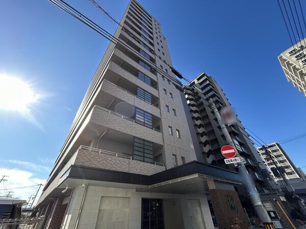 【ロイヤルガーデンシティ桑田町弐番館】《外観》