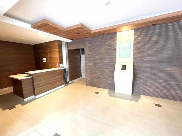 【ロイヤルガーデンシティ桑田町弐番館】エントランス1 【ロイヤルガーデンシティ桑田町弐番館】エントランス1