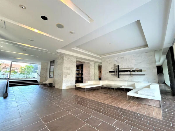 【ライオンズ一社グランテラス】ロビー 【ライオンズ一社グランテラス】ロビー