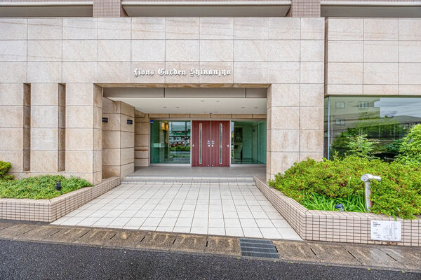 【ライオンズガーデン新安城】エントランス