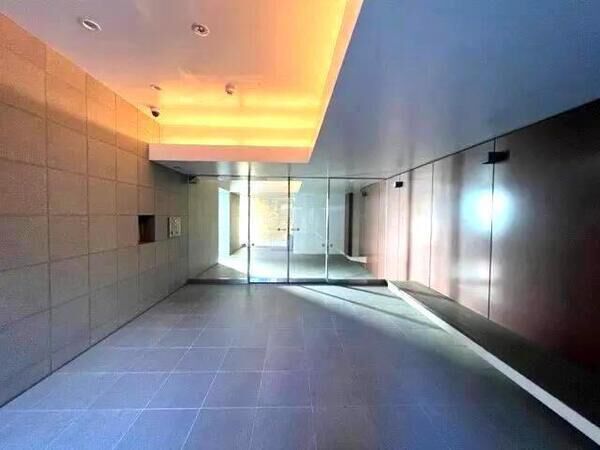 【ローレルアイ白金】エントランス1