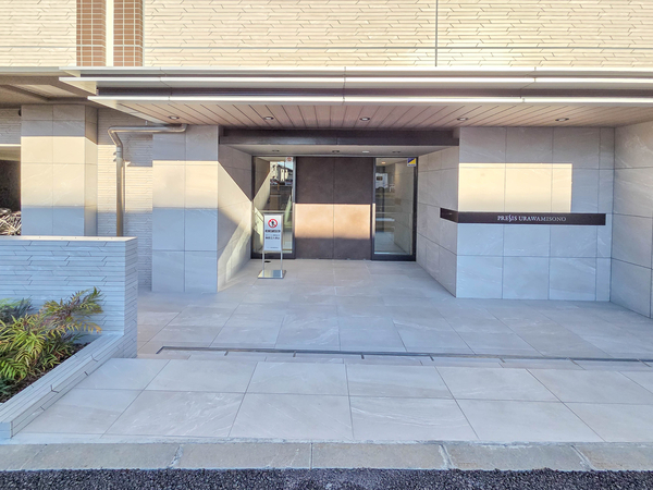 【プレシス浦和美園】エントランス 【プレシス浦和美園】エントランス