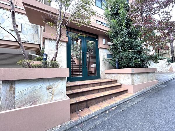 【グランミュール田園調布】エントランス