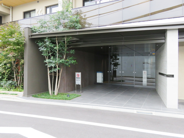 【クレヴィア用賀】エントランス