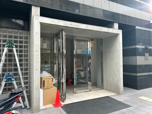 【ヴィータローザ横浜吉野町】エントランス