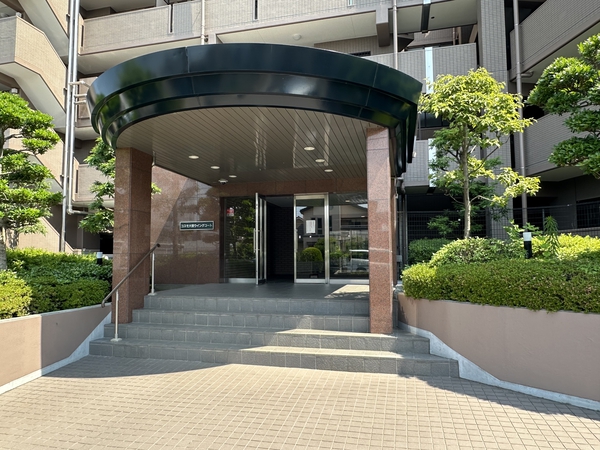 【コスモ大宮ウイングコート】エントランス