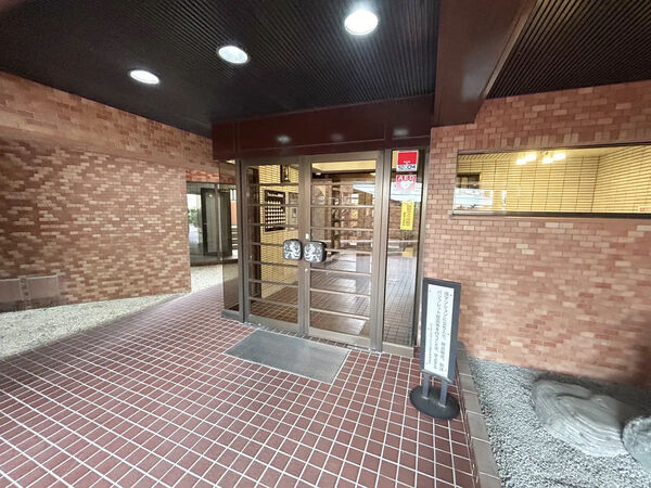 【ライオンズマンション高針台】エントランス