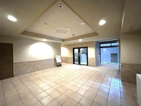 【ネオハイツ八乙女プリオール】エントランスホール