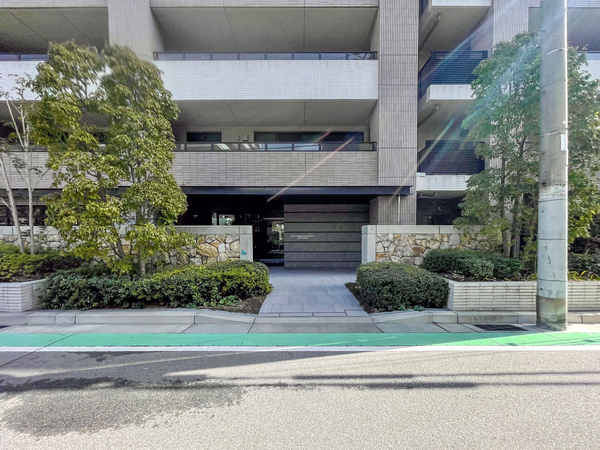 【ジオ西宮北口ザ・クレール】エントランス 【ジオ西宮北口ザ・クレール】エントランス