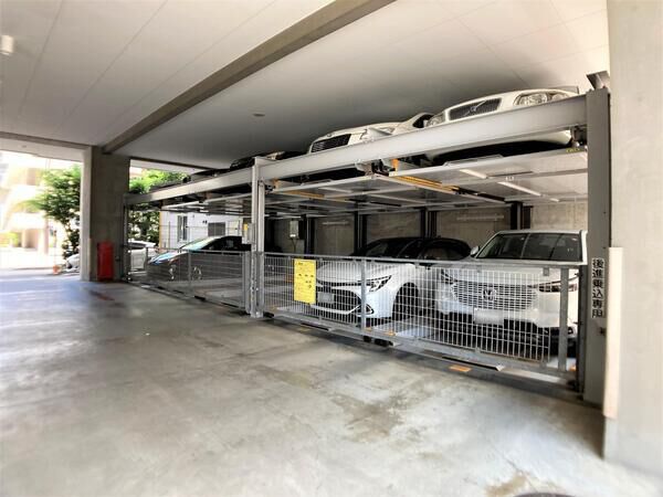 【グランステイツ上杉北】駐車場