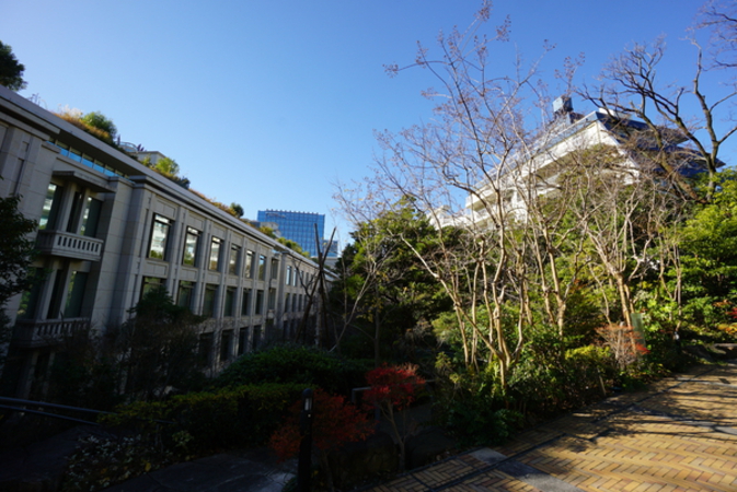 ガーデンシティ品川御殿山　現地より約100m（徒歩約2分）