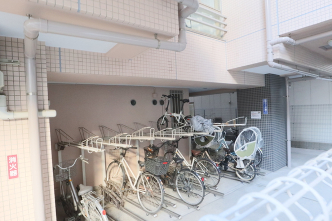 【ガクエンヒルズ北千住】駐輪場 【ガクエンヒルズ北千住】駐輪場